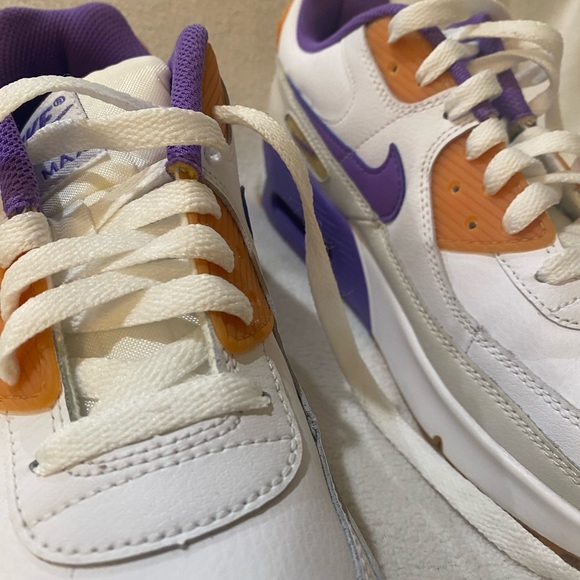 Air max 90- grape color way- size 6.5 men’s, 8 women’s. - Picture 2 of 9